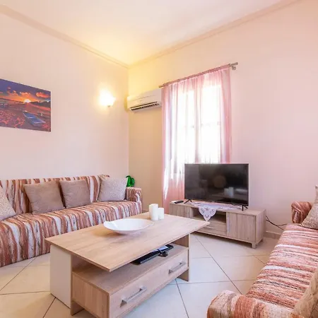 Villa Elion Myloi *